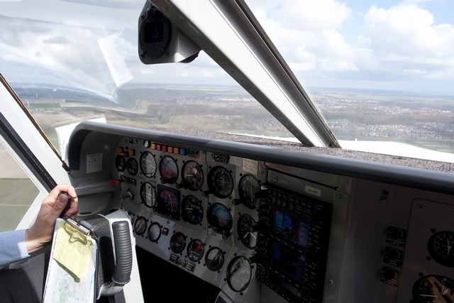 Cool 004 Cockpit PH-KMR Lelystad 070412