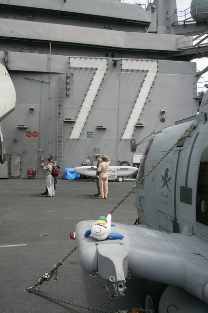 USS_GHW_BUSH_23
